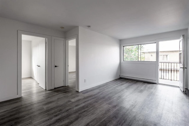 Large Sunny And Renovated 2 Bedroom Apartment - Saint Leonard - 6965 Rue De Choisy, Montréal - Large Sunny And Renovated 2 Bedroom Apartment - Saint Leonard - 6965 Rue De Choisy, Montréal - lokatix rental apartment