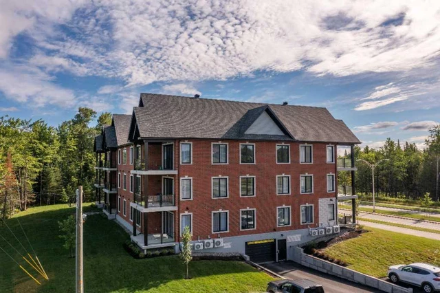 Quartier Équestre - Appartement 4 1/2 à louer - Lumineux / Garage / Ascenseur / Internet et Câble ! - Quartier Équestre - Appartement 4 1/2 à louer - Lumineux / Garage / Ascenseur / Internet et Câble ! - location appartement lokatix