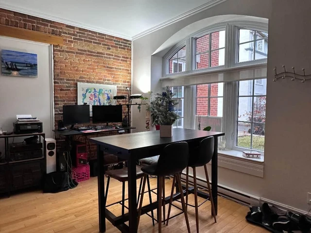 grand logement sur 3 etages, en plein coeur du quartier historique de trois-rivieres - grand logement sur 3 etages, en plein coeur du quartier historique de trois-rivieres - location appartement lokatix