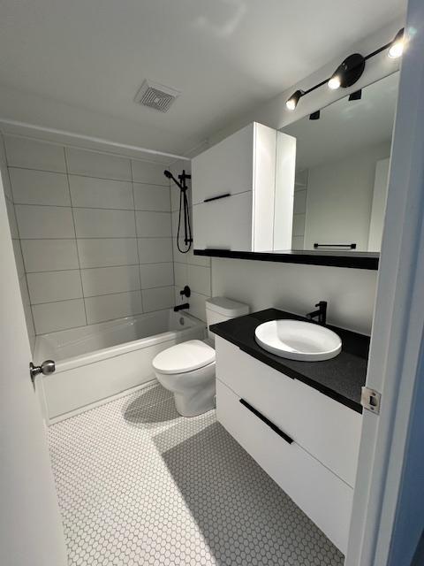 Bachelor 3 1/2 à louer à Repentigny- rénové dans un Triplex - Bachelor 3 1/2 à louer à Repentigny- rénové dans un Triplex - lokatix rental apartment