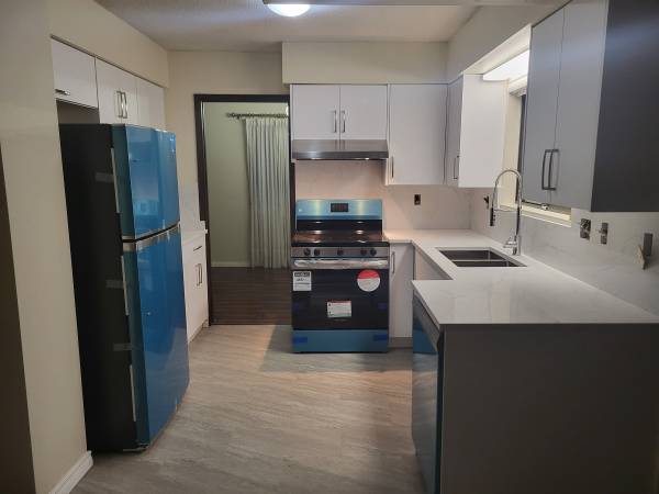 3 bdrm + den - 3 bdrm + den - lokatix rental apartment