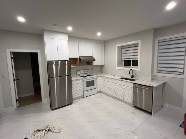 $2300/m brand new house 2 bedrooms basement in Coquitlam for rent - $2300/m brand new house 2 bedrooms basement in Coquitlam for rent - lokatix rental apartment