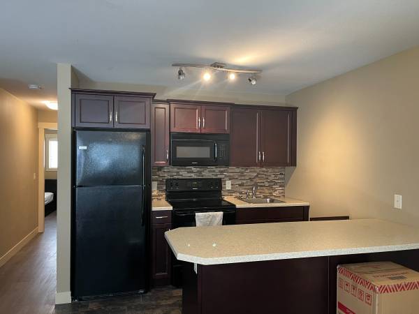 2 Bedroom Suite near UBCO in kelowna - 2 Bedroom Suite near UBCO in kelowna - location appartement lokatix