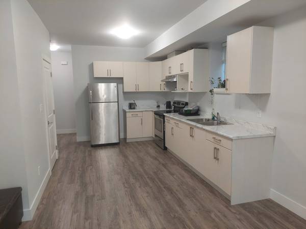 Executive Basement 2bed/1bath - Executive Basement 2bed/1bath - lokatix rental apartment