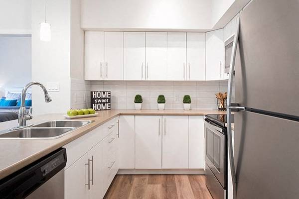 U-shape Breakfast Bar, Fitness Facility, 1/BD 1/BA - U-shape Breakfast Bar, Fitness Facility, 1/BD 1/BA - location appartement lokatix