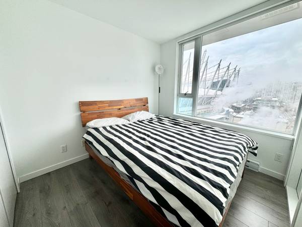 Spacious Private Bedroom w/ Large Closet for Rent - Cosmo Building - Spacious Private Bedroom w/ Large Closet for Rent - Cosmo Building - lokatix rental apartment