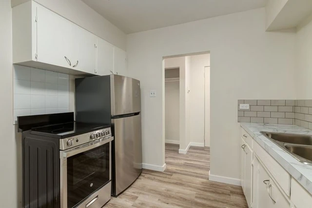 1028 13 Ave SW | 1028 13 Ave SW, Calgary - 1028 13 Ave SW | 1028 13 Ave SW, Calgary - lokatix rental apartment