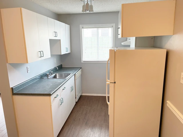 Parkview II Apartments | 9501A Manning Avenue, Fort McMurray - Parkview II Apartments | 9501A Manning Avenue, Fort McMurray - lokatix rental apartment