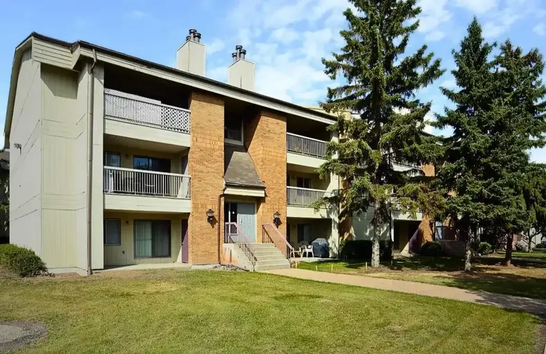 Hermitage Village Apartments | 1174 Hooke Road, Edmonton - Hermitage Village Apartments | 1174 Hooke Road, Edmonton - lokatix rental apartment