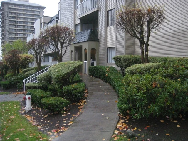 Woodway | 1859 Woodway Place, Burnaby - Woodway | 1859 Woodway Place, Burnaby - lokatix rental apartment