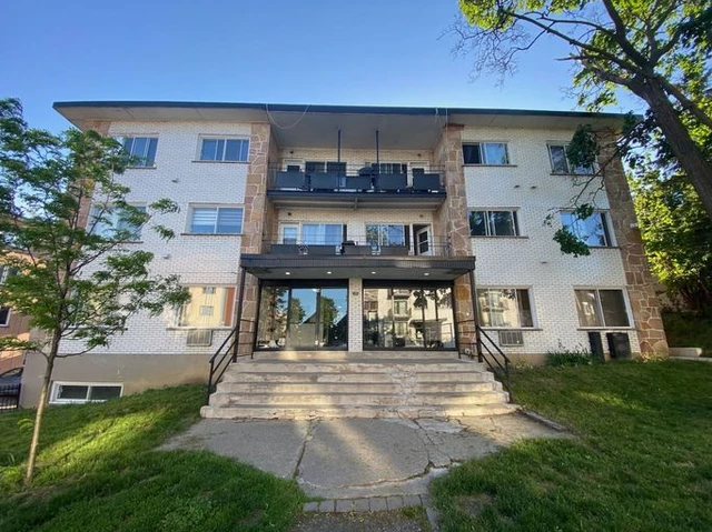 725 30e Ave | 725 30e Ave, Lachine - 725 30e Ave | 725 30e Ave, Lachine - lokatix rental apartment