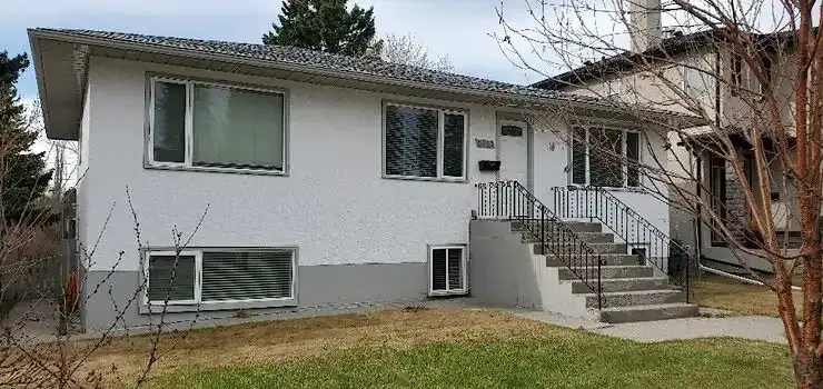 TWO BEDROOMS PLUS DEN MAIN FLOOR INNER-CITY IN RICHMOND/KNOB HILL | 2223 21 Avenue Southwest, Calgary - TWO BEDROOMS PLUS DEN MAIN FLOOR INNER-CITY IN RICHMOND/KNOB HILL | 2223 21 Avenue Southwest, Calgary - lokatix rental apartment