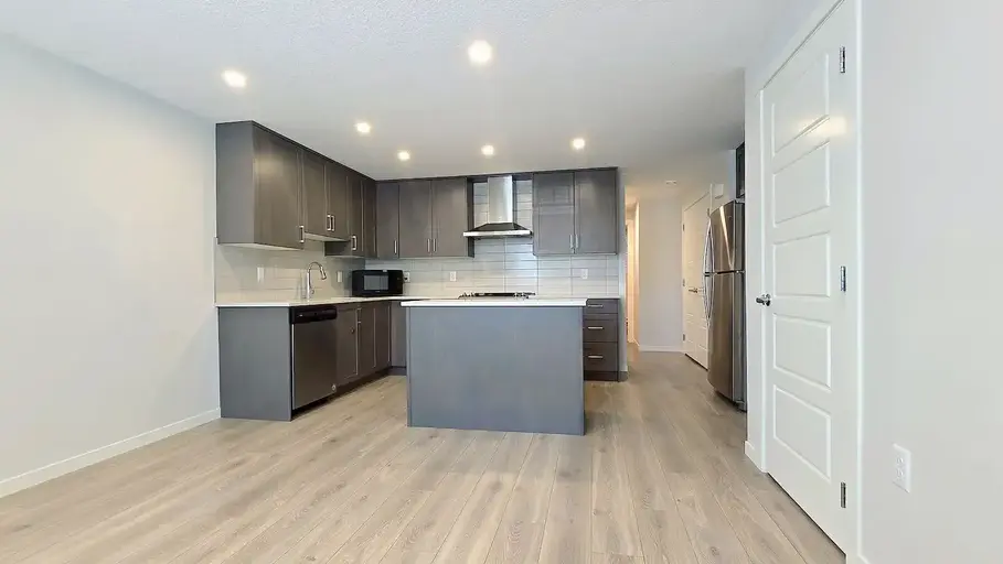 Spacious 2 Bedroom End Unit at 338 Seton Circle | 338 Seton Circle SE, Calgary - Spacious 2 Bedroom End Unit at 338 Seton Circle | 338 Seton Circle SE, Calgary - location appartement lokatix