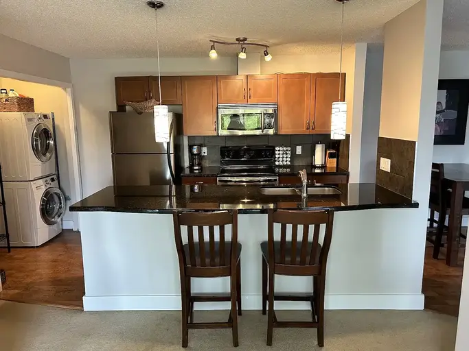 Fully Furnished Developer Show Suite - Closest Unit to Pool, Hot | 1 - 226 Village Terrace SW, Calgary - Fully Furnished Developer Show Suite - Closest Unit to Pool, Hot | 1 - 226 Village Terrace SW, Calgary - location appartement lokatix