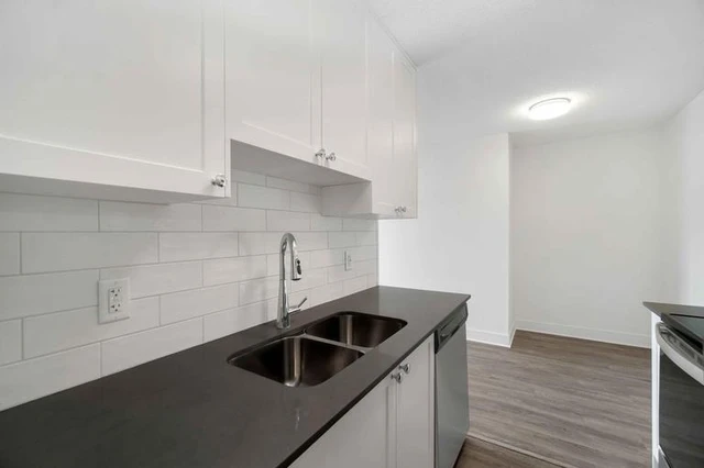 Richelieu Apartments | 3187 Shelbourne Street, Victoria - Richelieu Apartments | 3187 Shelbourne Street, Victoria - location appartement lokatix