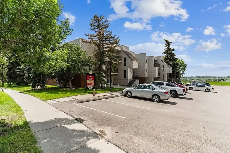 Cedar Ridge - 1 Bedroom 1 Bathroom | 135 Lynnview Road Southeast, Calgary - Cedar Ridge - 1 Bedroom 1 Bathroom | 135 Lynnview Road Southeast, Calgary - location appartement lokatix