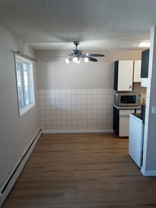 Cozy 1 Bedroom 1 Bathroom Condo*New Flooring Installed* | 11928 129 Avenue Northwest, Edmonton - Cozy 1 Bedroom 1 Bathroom Condo*New Flooring Installed* | 11928 129 Avenue Northwest, Edmonton - lokatix rental apartment