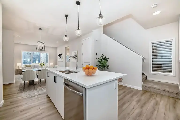 Newly Built 3 Bedroom, 2.5 Baths House in Calgary’s Rangeview Community | Calgary - Newly Built 3 Bedroom, 2.5 Baths House in Calgary’s Rangeview Community | Calgary - location appartement lokatix