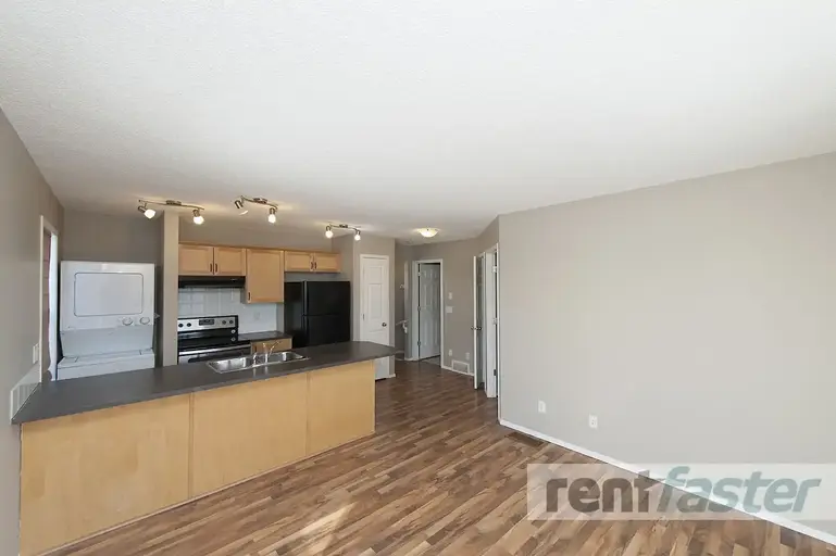 1 Bedroom Suite in McKenzie Towne with a double garage | Calgary - 1 Bedroom Suite in McKenzie Towne with a double garage | Calgary - lokatix rental apartment