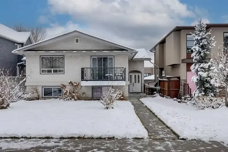 Charming 3 bedroom, 2 bathroom half duplex in Richmond | 2416 25A Street Southwest, Calgary - Charming 3 bedroom, 2 bathroom half duplex in Richmond | 2416 25A Street Southwest, Calgary - location appartement lokatix