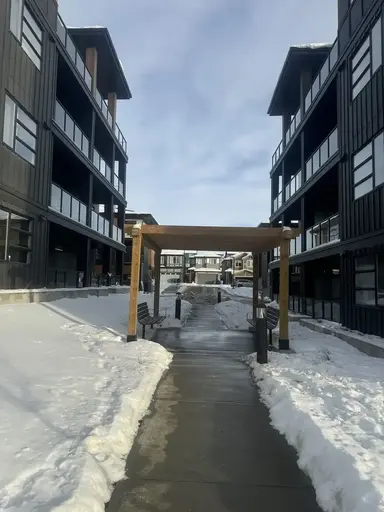 Pets Ok / main floor  / brand new condo | 2112 - 55 Lucas Way Northwest, Calgary - Pets Ok / main floor  / brand new condo | 2112 - 55 Lucas Way Northwest, Calgary - location appartement lokatix