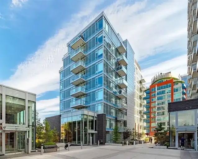 Cozy, modern 1 bdr condo | 308 - 118 Waterfront Court Southwest, Calgary - Cozy, modern 1 bdr condo | 308 - 118 Waterfront Court Southwest, Calgary - lokatix rental apartment