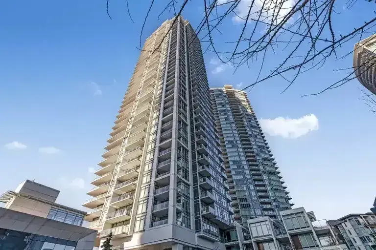 Bright 2 Bed/2 Bath Highrise Apartment with Rooftop Pool and Amazing Location in Brentwood | 1888 Gilmore Avenue, Burnaby - Bright 2 Bed/2 Bath Highrise Apartment with Rooftop Pool and Amazing Location in Brentwood | 1888 Gilmore Avenue, Burnaby - lokatix rental apartment