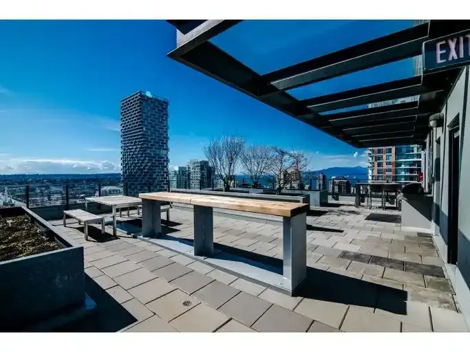 Super Popular Rolston Building Balcony | 1325 Rolston Street, Vancouver - Super Popular Rolston Building Balcony | 1325 Rolston Street, Vancouver - lokatix rental apartment