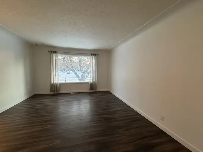 LOCATION LOCATION LOCATION - Main floor bungalow in McQueen | Edmonton - LOCATION LOCATION LOCATION - Main floor bungalow in McQueen | Edmonton - location appartement lokatix