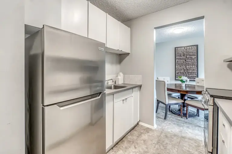 Windsor Place | 606,612,624 and 630 - 58 Avenue SW, Calgary - Windsor Place | 606,612,624 and 630 - 58 Avenue SW, Calgary - location appartement lokatix