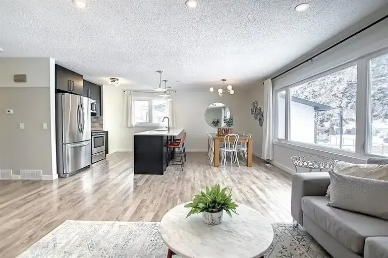 3-bedroom unit on quiet Cul-de-Sac in a calmful & friendly neighborhood | Dover Ridge Place SE, Calgary - 3-bedroom unit on quiet Cul-de-Sac in a calmful & friendly neighborhood | Dover Ridge Place SE, Calgary - lokatix rental apartment