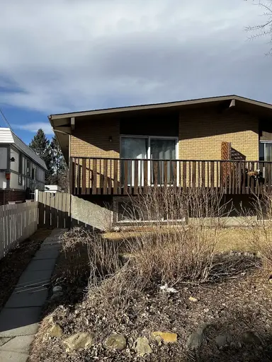 2 Bedroom Townhouse Basement | 7422 36th Avenue Northwest, Calgary - 2 Bedroom Townhouse Basement | 7422 36th Avenue Northwest, Calgary - lokatix rental apartment