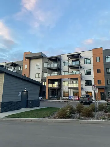 Cozy and Luxury Brand New Condo with 10-foot ceiling | 7471 May Common Northwest, Edmonton - Cozy and Luxury Brand New Condo with 10-foot ceiling | 7471 May Common Northwest, Edmonton - location appartement lokatix